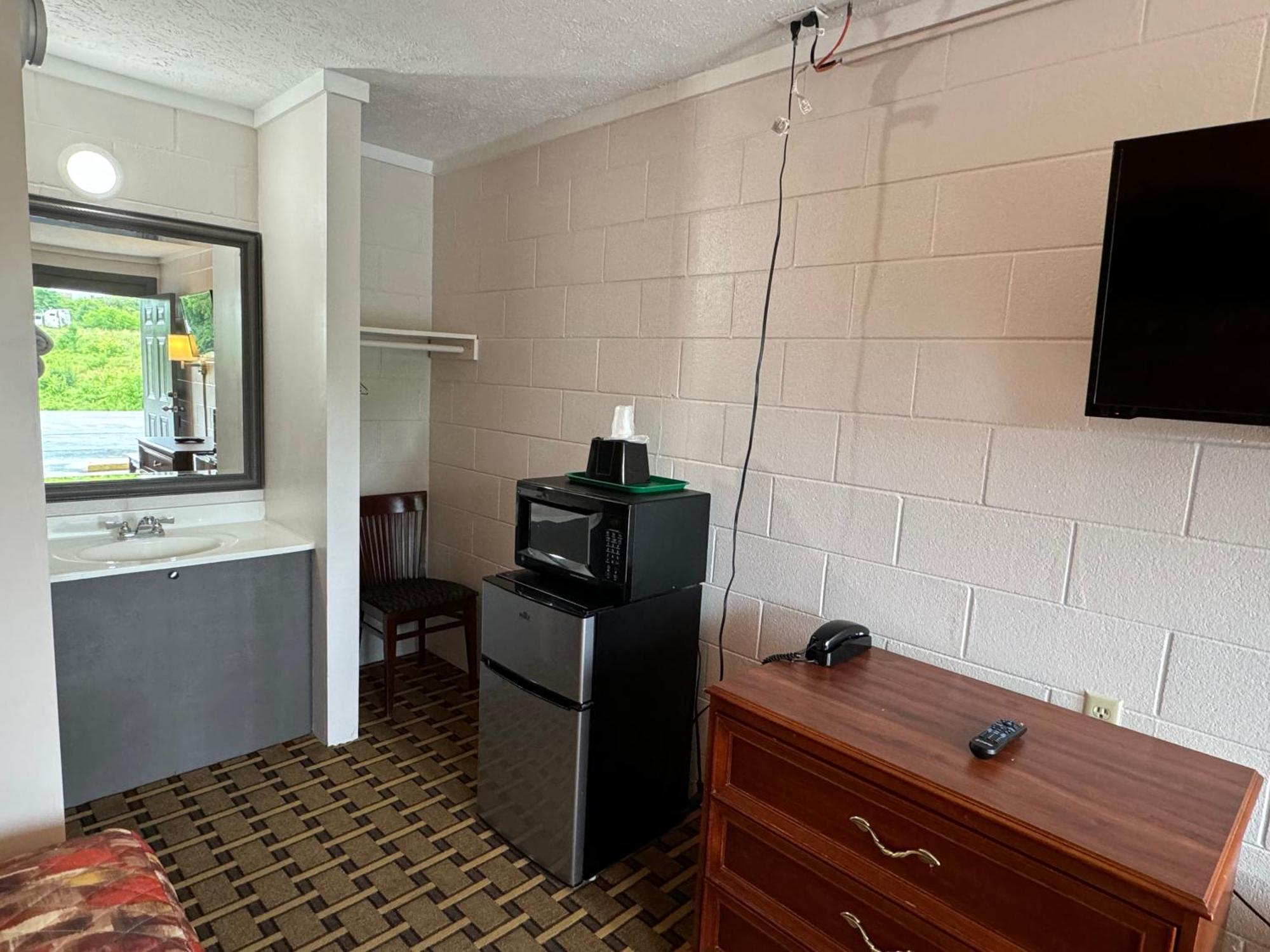 Economy Inn Кроссвилл Экстерьер фото